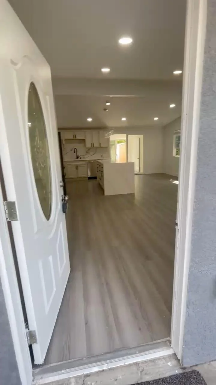 Kitchen fixtures and appliances